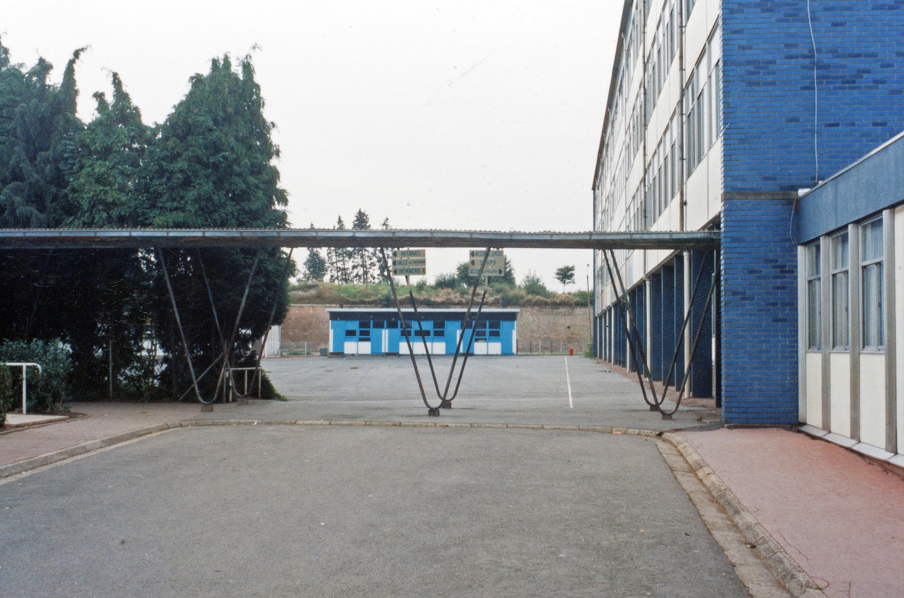 Collège, puis lycée, puis Cité scolaire Eugène-Thomas