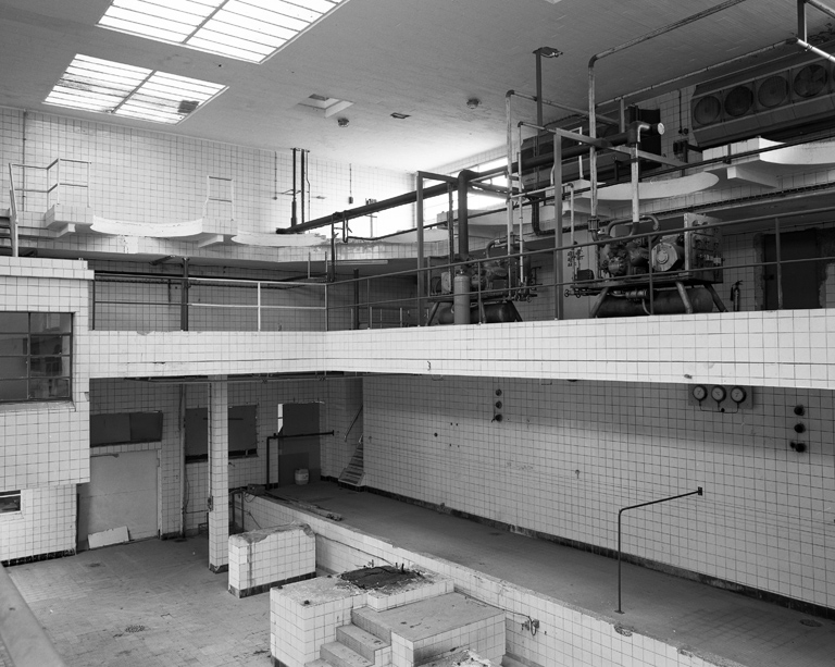 Ancienne beurrerie coopérative agricole de la Thiérache, devenue laiterie coopérative de la Thiérache, puis fromagerie industrielle dite Fromagerie du Nouvion, actuellement Les Fromagers de Thiérache