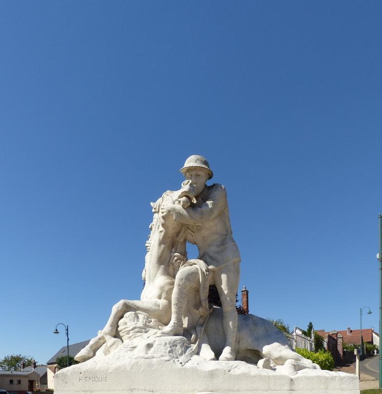 Monument aux morts de la 58e division britannique à Chipilly (soldat britannique et son cheval blessé)