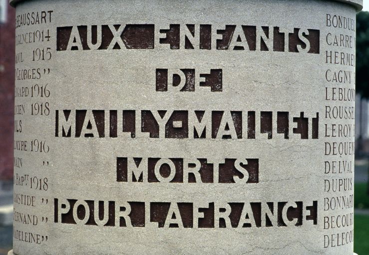 Monument aux morts de Mailly-Maillet