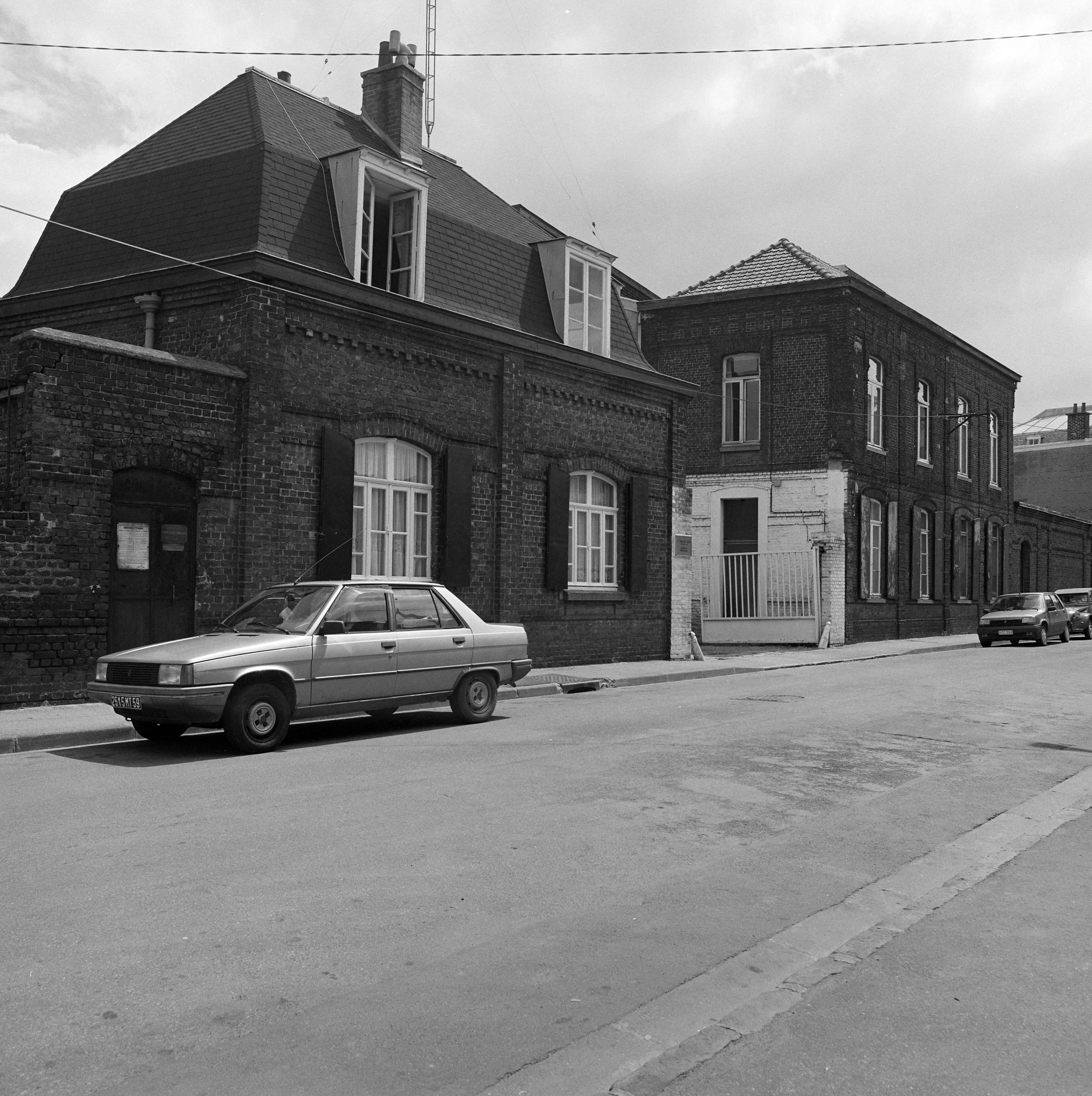 Tissage Deligne et Hembert, puis usine de confection Rogeau Aîné