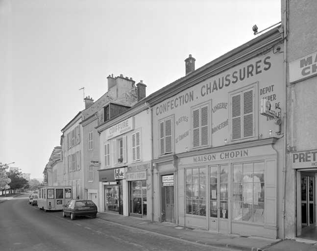 Vue générale depuis la rue.