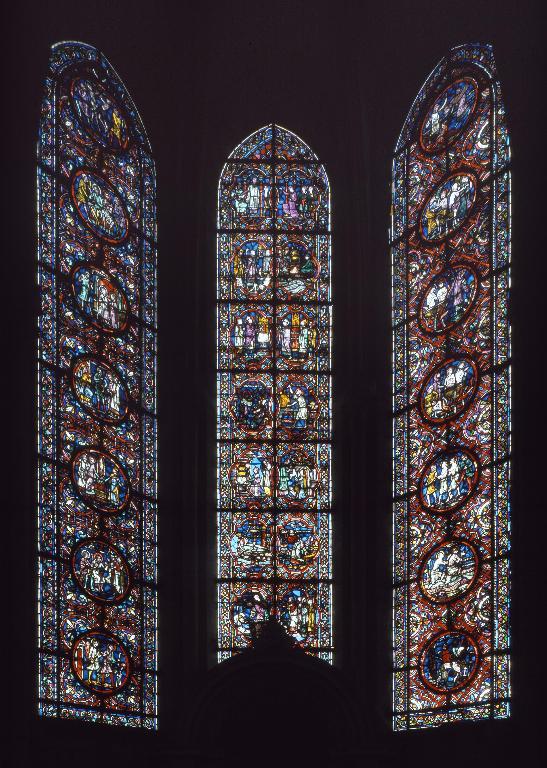 Verrière légendaire (vitrail archéologique, verrière hagiographique) : scènes de l'histoire de saint Crépin et saint Crépinien (baie 6)