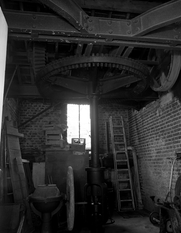 Moulin à farine Saint-Quentin, puis usine d'impression sur étoffe Sallé, puis filature de laine peignée Lucet, puis Gibert, puis usine de tabletterie Besse, puis usine de petite métallurgie, actuellement maison et édifice artisanal