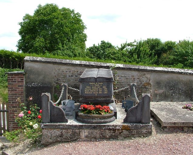 Cimetière communal de Pernois