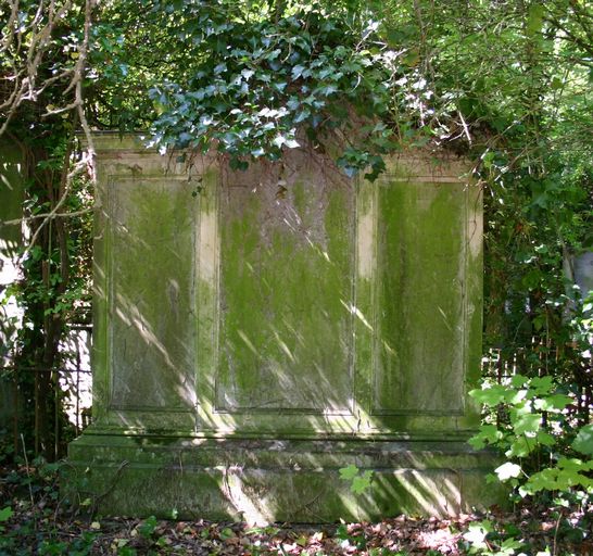 Tombeau (stèle funéraire) de la famille Chevalier-Vion