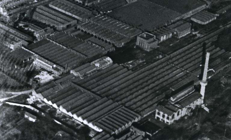 Filature de jute Saint Frères, puis Boussac Saint Frères à Saint-Ouen, devenue corderie, puis usine de fibres artificielles et synthétiques Peaudouce, puis Trioplanex