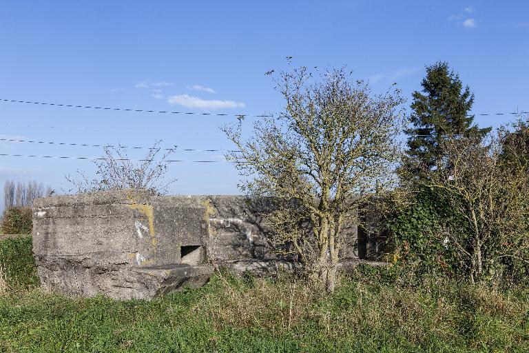 Casemate à mitrailleuse 81