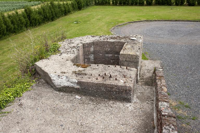 Casemate de commandement 334 de la ferme Deleplanque