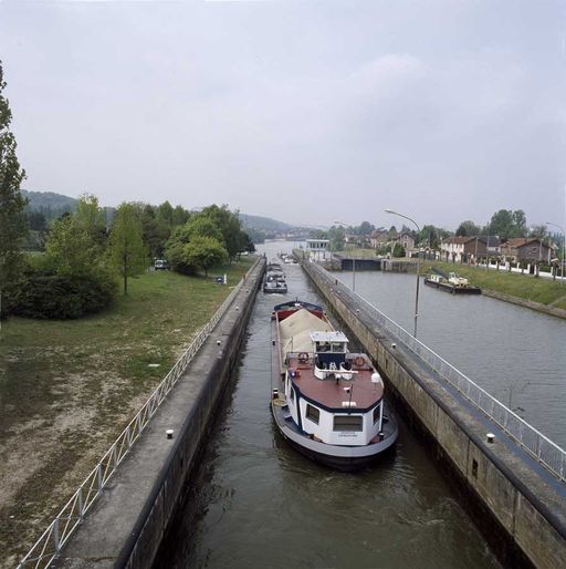 Ecluses sur l'Oise canalisée à Pont-Sainte-Maxence