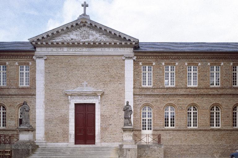 Ancien couvent de Visitandines, dit de la Visitation, devenu grand séminaire, puis Archives départementales et Direction régionale des Affaires culturelles (DRAC)