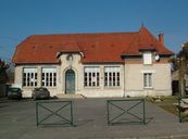 Mairie et ancienne école primaire d'Ostel