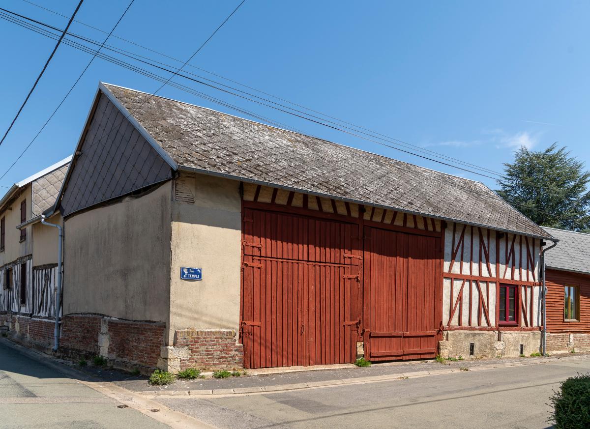 L'habitat du village du Quesnel-Aubry