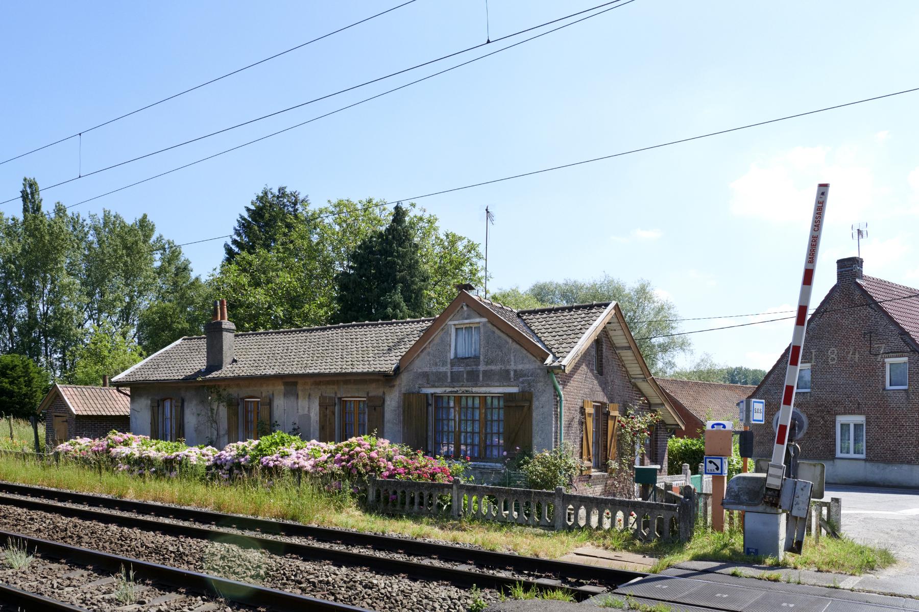 Ancienne maison de garde-barrière, actuellement logement