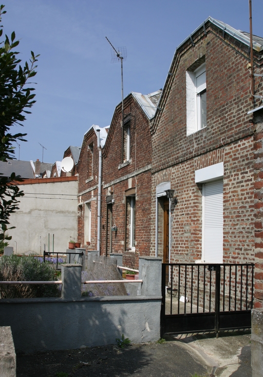 Cité ouvrière, dite Cour Datra, à Saint-Quentin