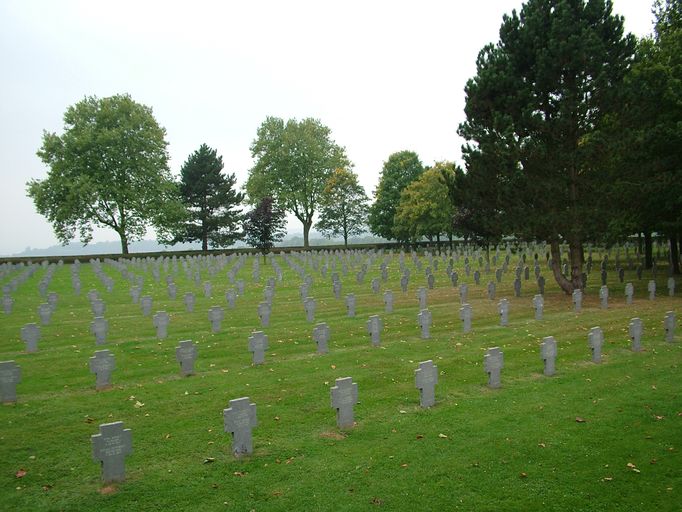 Cimetière militaire franco-allemand de Cerny-en-Laonnois