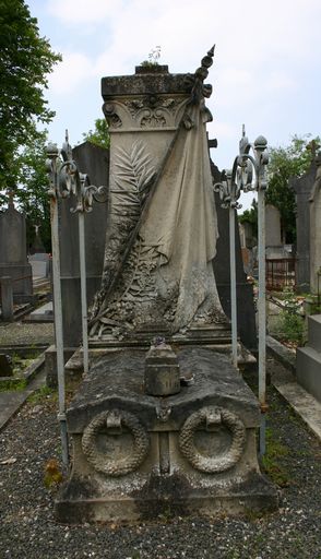 Monument sépulcral des pompiers Eugène Grenier et Emile Bernard