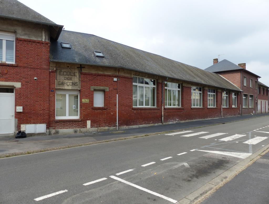 Ancien groupe scolaire de Quessy (école Henri-Decarpigny et salle Bouly)