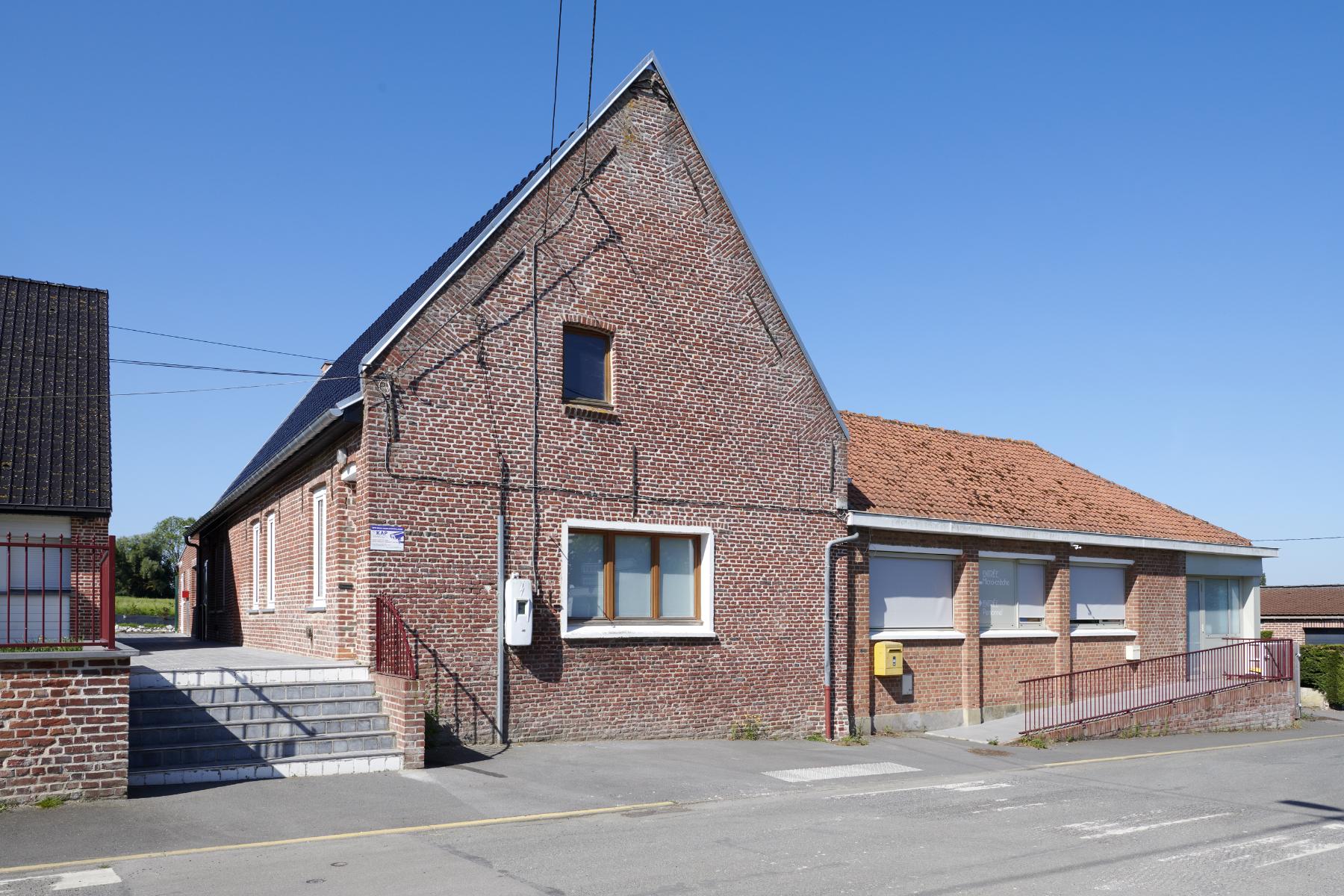 Ancienne école de garçons, puis mairie, actuellement micro-crèche