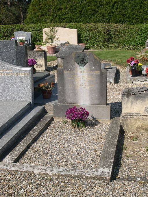 Cimetière communal de Sains-en-Amiénois