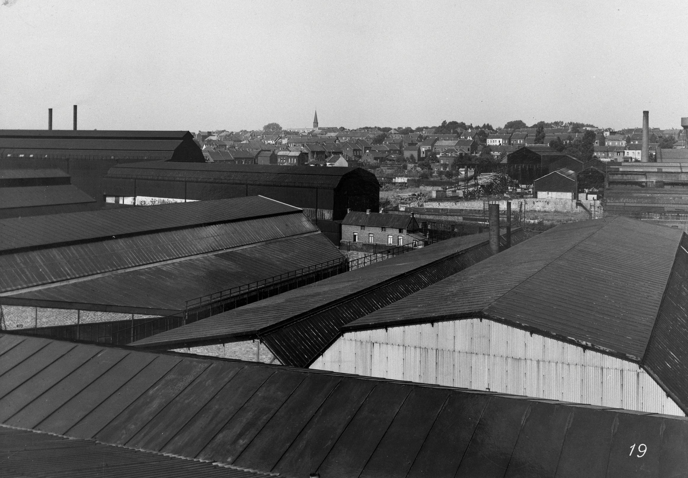 Aciérie et laminoirs Société Anonyme de Fabrique de Fer de Maubeuge (F.F.M.) puis Hoogovens, puis Myriad, puis Tata Steel