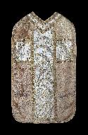 Chasuble d'un ornement polychrome