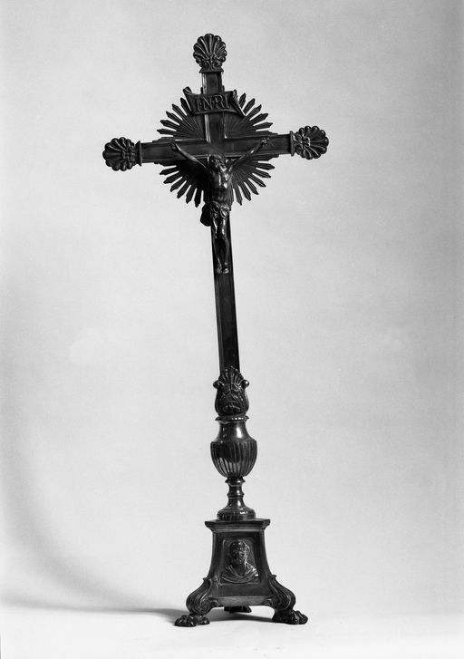 Croix d'autel