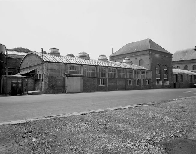 Anciens moulins, puis scierie, devenue filature et tissage de jute Saint Frères à Berteaucourt-les-Dames, dit d'Harondel, puis usine de meubles Sièges de France