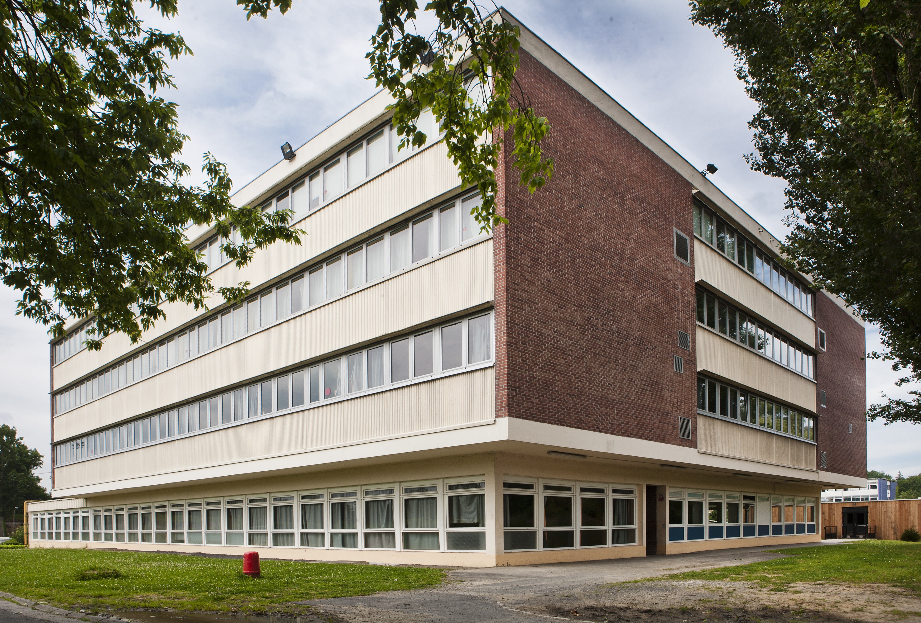 Collège, puis lycée, puis Cité scolaire Eugène-Thomas