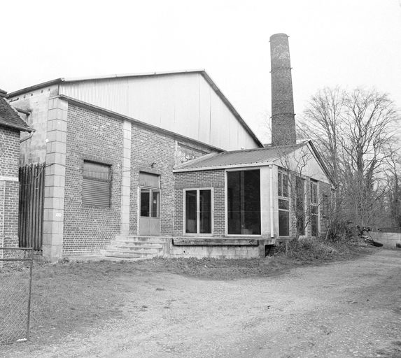 Ancienne scierie, dite caisserie Harmand-Fercot, puis Jean Valentin, devenue usine de matériel électroacoustique Electrotechnique moderne, puis AAC