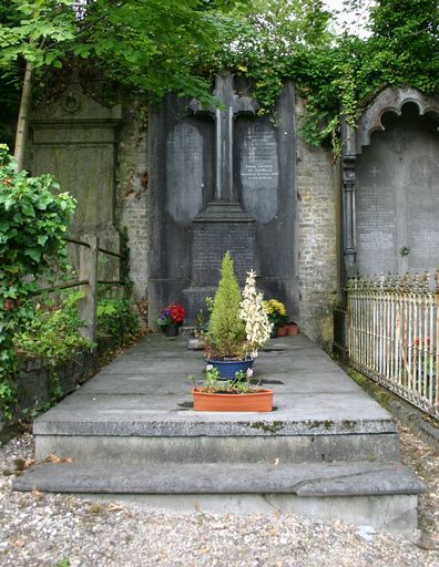 Tombeau de la famille Moncourt-Cauchois-Devaux