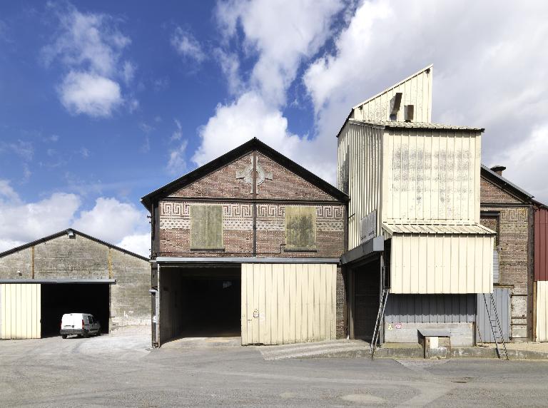 Ancienne râperie de betteraves, de la Vermandoise de Sucreries (S.V.S.), devenue conserverie Unagro, puis Bonduelle