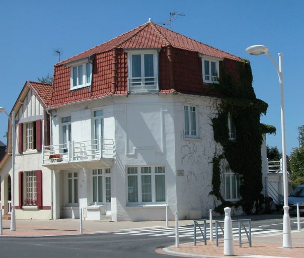 Les maisons et les immeubles de la station balnéaire de Fort-Mahon-Plage