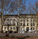 Hôtel et maison, puis agence du Crédit Agricole, actuel hôtel de Région