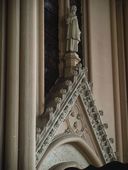 Statue : saint prêtre