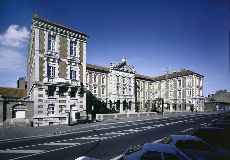 Ecole normale d'instituteurs, actuellement lycée Robert-de-Luzarches à  Amiens - Inventaire Général du Patrimoine Culturel