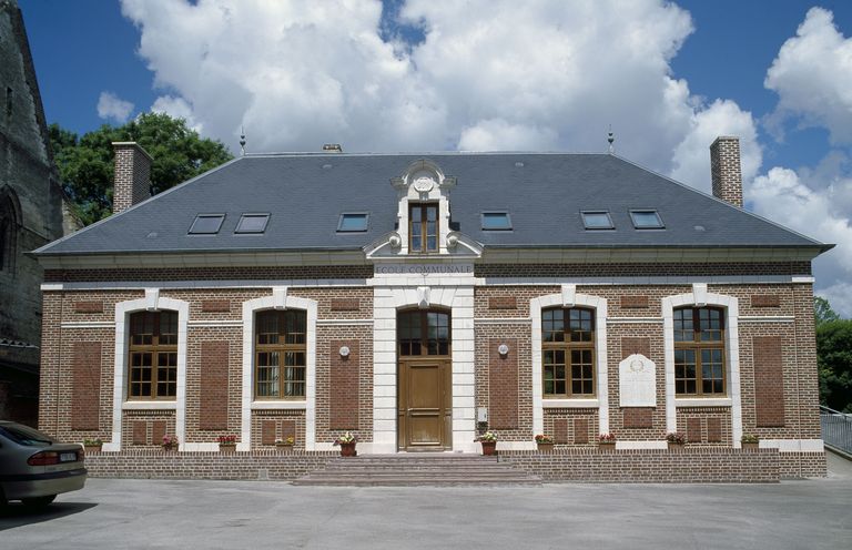 Ancienne école primaire mixte de Bouchon, devenue mairie