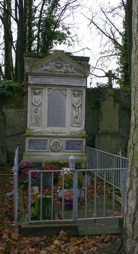 Tombeau (stèle funéraire) de la famille Hagard-Gallard