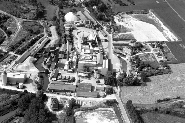 Sucrerie et distillerie, dites Cie sucrière de la Somme, puis Vuignier et Cie, puis Cie sucrière de la Somme, puis Ferdinand Beghin, puis Béghin et Cie, puis Vermandoise de sucreries, puis Sté Vermandoise Industrie