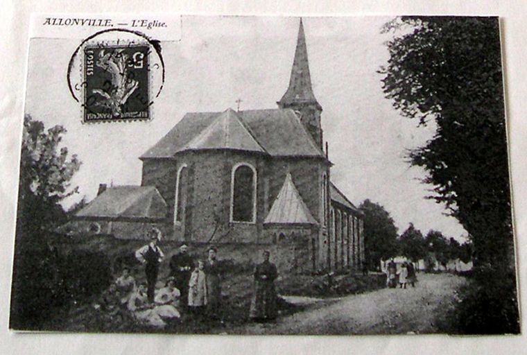 Église paroissiale et ancien cimetière de la Décollation-de-Saint-Jean-Baptiste d'Allonville