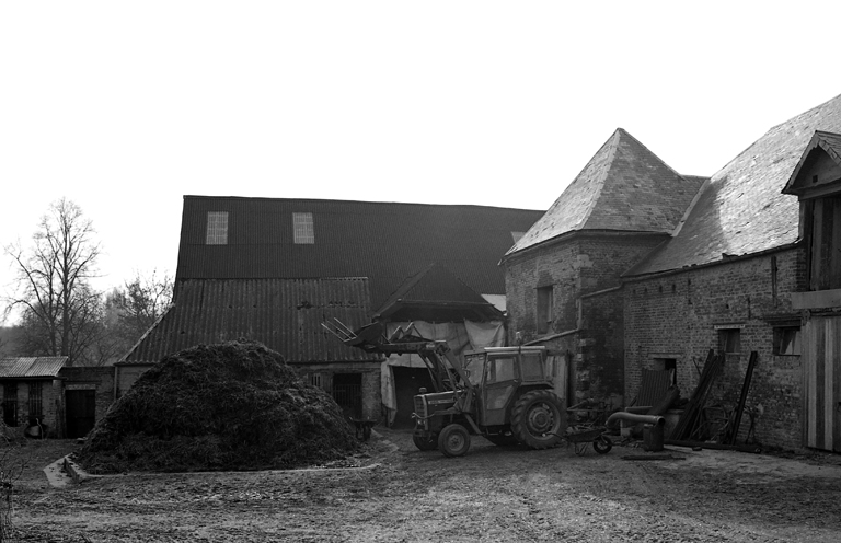 Ancien prieuré-cure de chanoines de Prémontré, église paroissiale Saint-Pierre et Saint-Paul de Dorengt