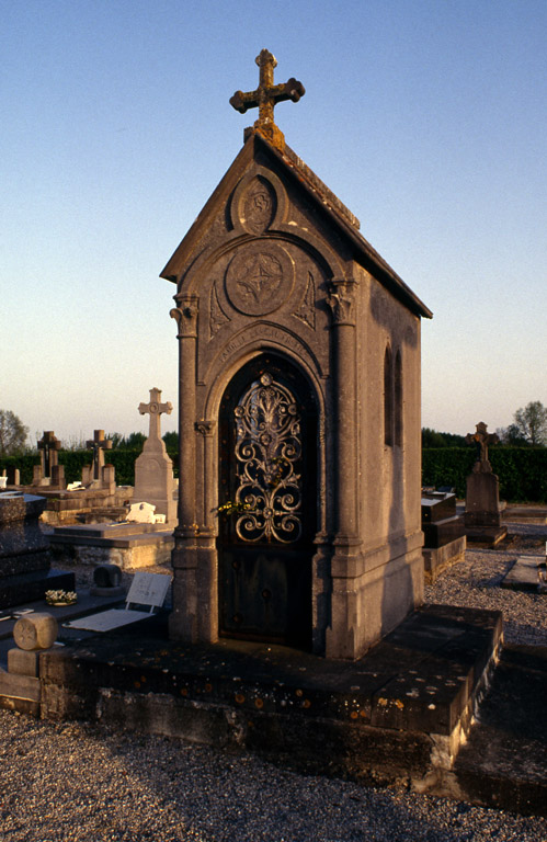 Cimetière communal de Barzy-en-Thiérache