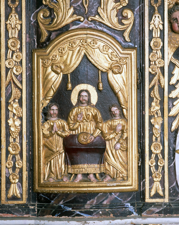 Autel, tabernacle et 2 gradins d'autel (maître-autel)