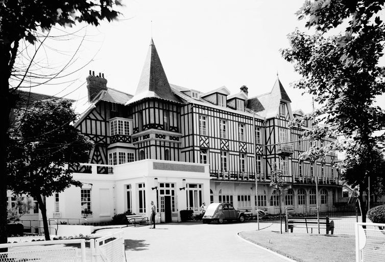 Ancienne maison de villégiature, dite Villa Normande, devenue hôpital marin, dit villa Normande, puis maison de repos