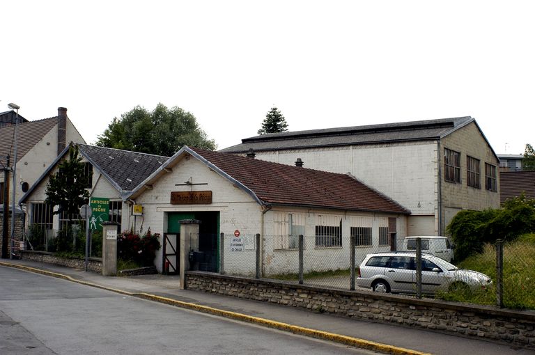 Ancienne usine de tabletterie Léville, devenue usine d'articles en matière plastique, puis usine de composants électroniques Seser