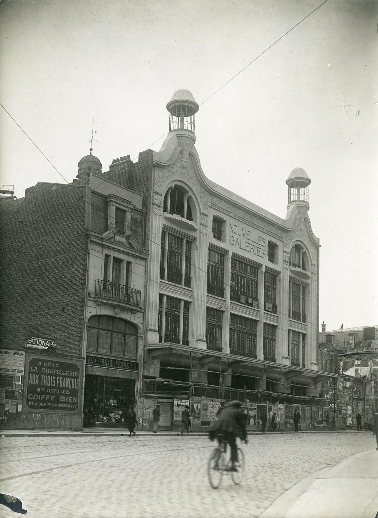 Grand magasin, dit Le Grand Bazar, puis Les Nouvelles Galeries