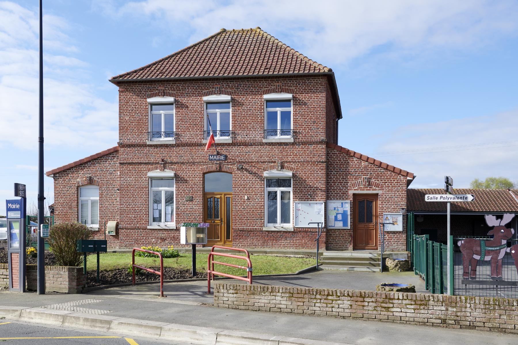 Ancienne école mixte, actuellement mairie-école