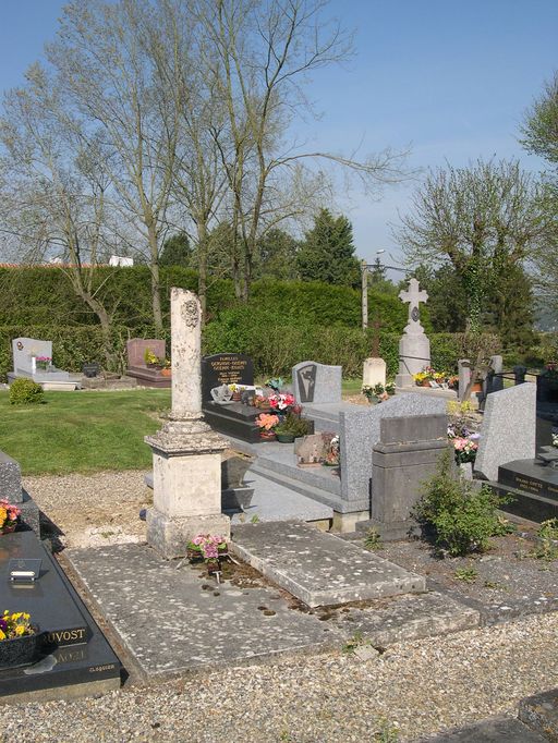 Cimetière communal de Sains-en-Amiénois