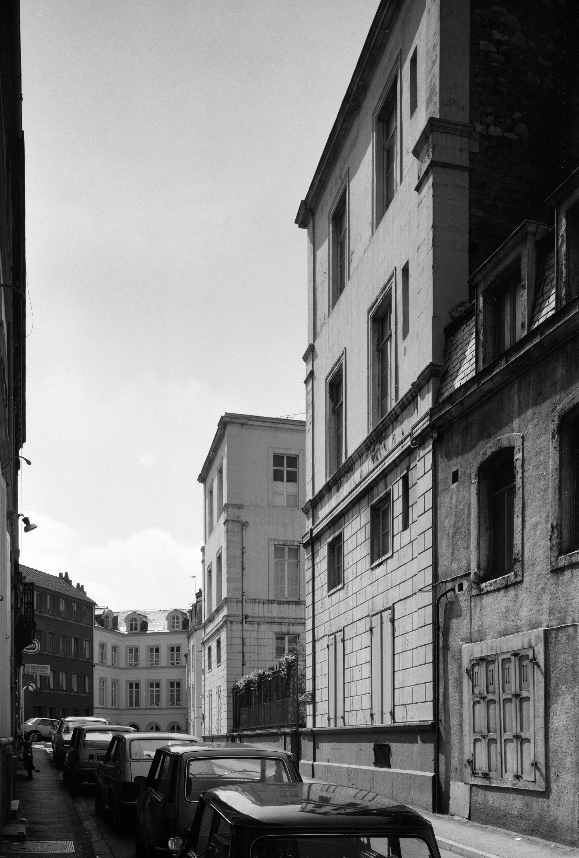 Pensionnat, puis Collège Angellier, actuellement conservatoire dit Maison de la musique et de la danse