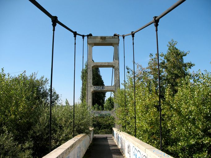 Passerelle Jean-Biondi à Villers-Saint-Paul